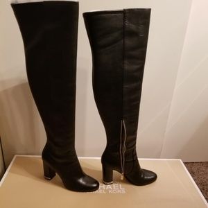 Michael Kors Womens Sabrina Boot Leather